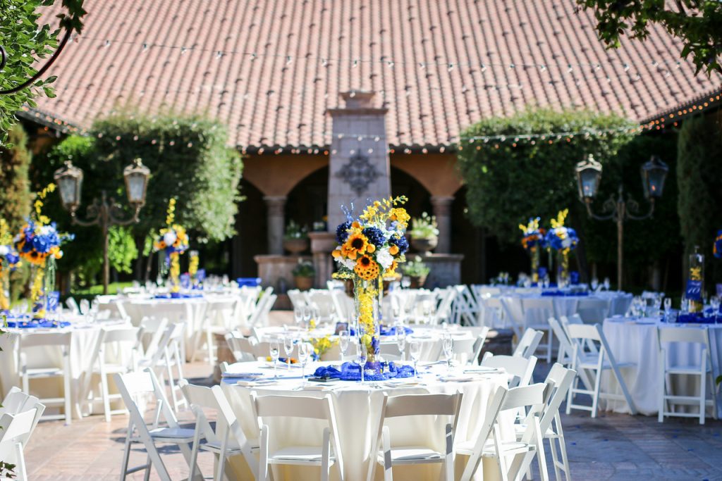 yellow-blue-wedding-villa-siena-11